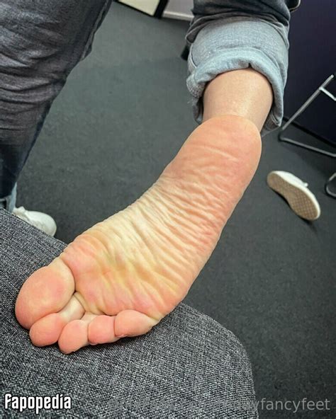 Fridayfancyfeet Nude Onlyfans Leaks Photo Fapopedia