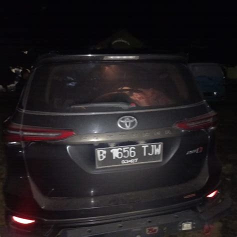 Mobil Fortuner Tabrak Pejalan Kaki Yang Menyebabkan Korban Tewas Di Tempat