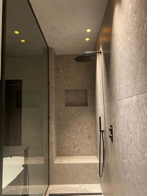 Lime plaster on ceiling in your shower | Bathroom design, Interior