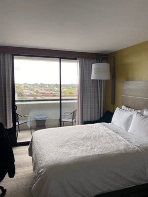 HOLIDAY INN EXPRESS FULLERTON - ANAHEIM - 147 Photos & 91 Reviews - 212 ...