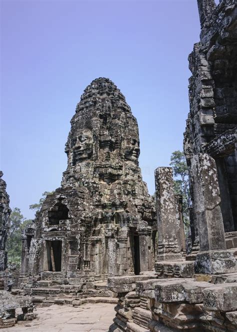 Bayon Es Notable Para Los 216 Serenos Y Las Caras De Piedra Sonrientes