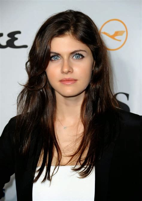 Alexandra Daddario Black Mobile Hd Wallpapers Wallpaper Cave