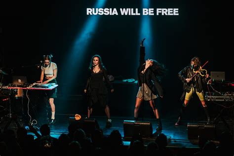 Photo Review Pussy Riot Live At Warsaw Mxdwn Music