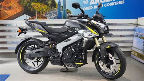 Finally New Bajaj Pulsar NS400 Z Is Available In Kolkata Showroom