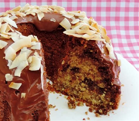 Bananencake Met Kokos En Chocolade Lekker Tafelen