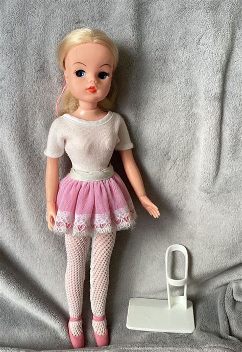 Vintage 1980s Pedigree Sindy Ballerina Blonde Doll Outfit Stand