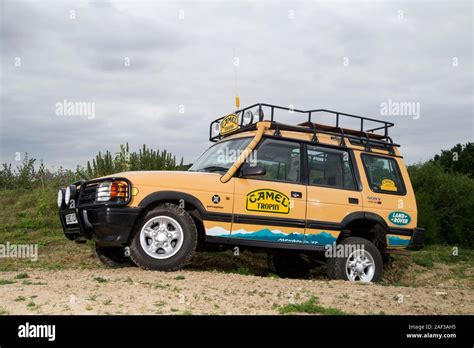 Camel Trophy 1997 Mk1 Land Rover Discovery off roader Stock Photo - Alamy