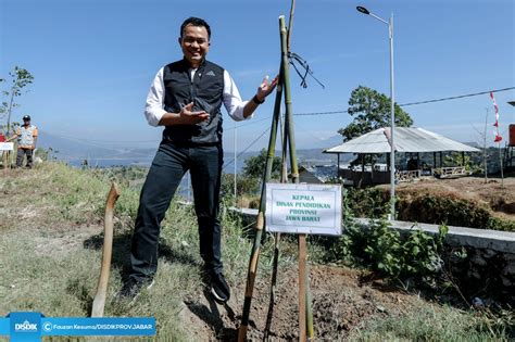 Jumat Menanam Gerakan Tanam Dan Pelihara Pohon