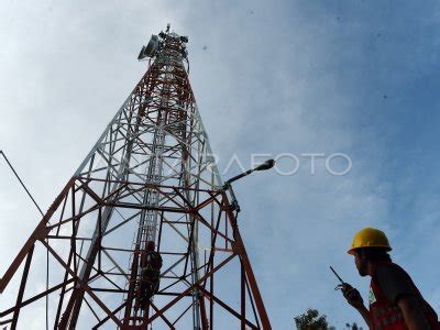 Pemerataan Infrastruktur Jaringan Telekomunikasi Indonesia Antara Foto