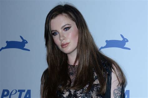 Look Ireland Baldwin Goes Naked For PETA Campaign UPI
