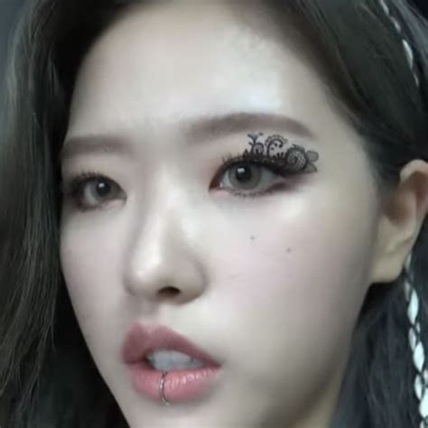 Pin On Loona Olivia Hye Olivia Nose Ring