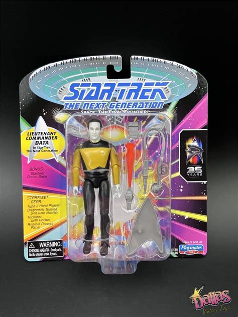 2022 Star Trek The Next Generation Lieutenant Commander Data