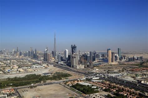 Dubai aus der Vogelperspektive Burj Khalifa und Hochhäuser in Dubai in