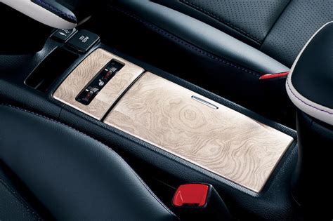 Lexus HS 250h Receives New Harmonious Interior in Japan - autoevolution