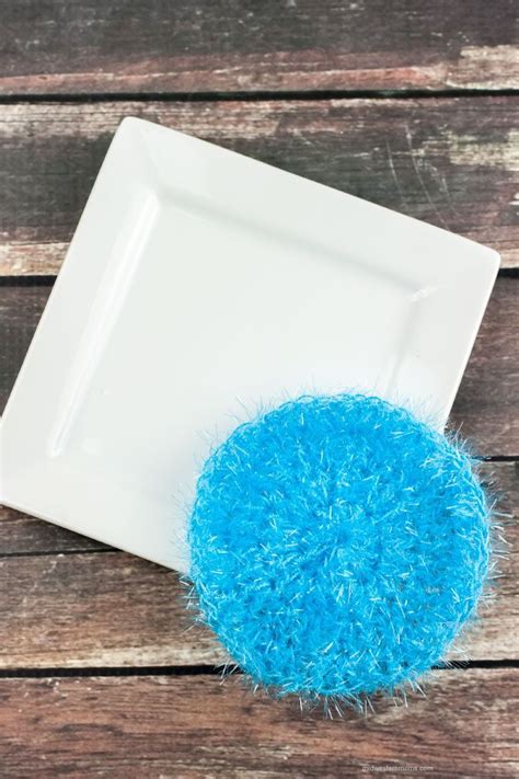 A Simple Round Dish Scrubbie Pattern That Uses Red Heart Scrubby