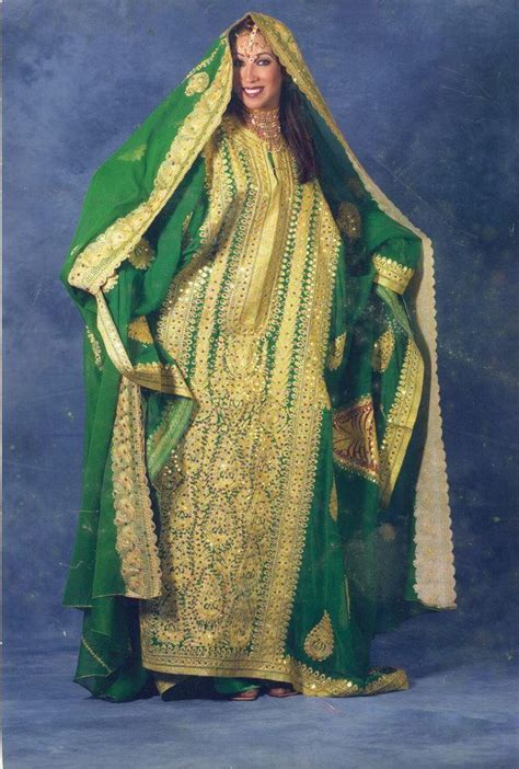 Traditional outfit from the Arabian Gulf Thobe nashal ثوب تراثي عربي