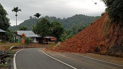 POPULER PADANG 4 Hari Longsor Di Bukit Peti Peti Dan Progres