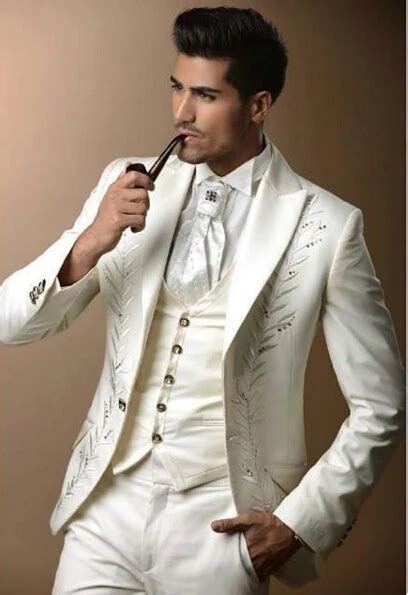 Wonderful Ivory Men Suits With Luxury Embroidery Wedding Tuxedos