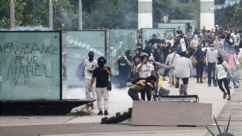 Protestas en Francia más de mil millones de euros en daños por los