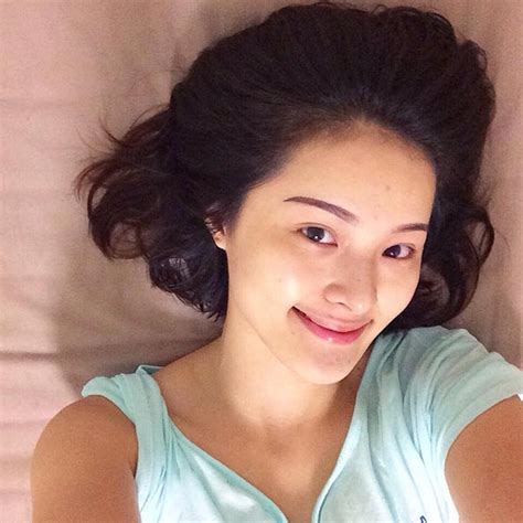 Cận cảnh nhan sắc quá khứ ít biết của hot girl Hạ Vi đang gây sốt