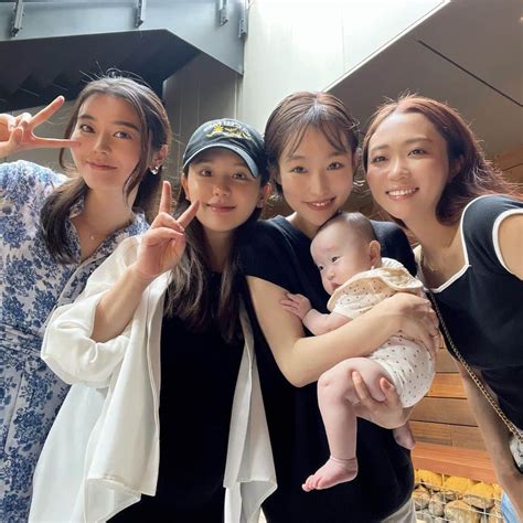 ひよんさんのインスタグラム写真 ひよんinstagram「👸👸👸👸👸 このまえ ️ 5人で女子会🥰 早くボンボンも一緒に女子会したいな