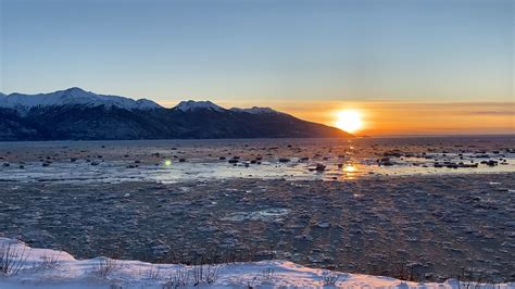 Gorgeous sunset on Turnagain Arm. 1/11/20. : r/alaska