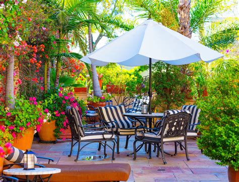 Enhance Your Outdoor Seating: 7 Creative Backyard Ideas