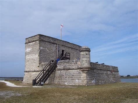 coquina fort, 16th century by paintresseye on DeviantArt