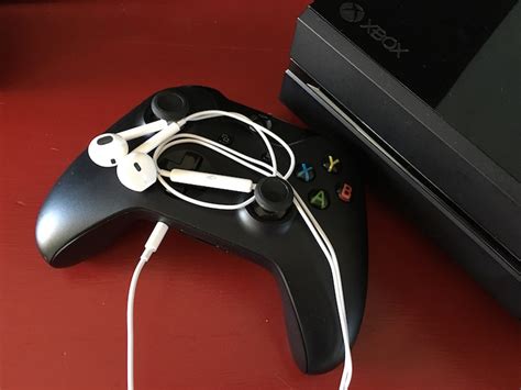 Stop The Whining Make Apple Earpods Play Nice With Xbox One Cnet