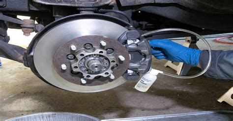 Maximize Brake Fluid Levels: Tips for Car Maintenance