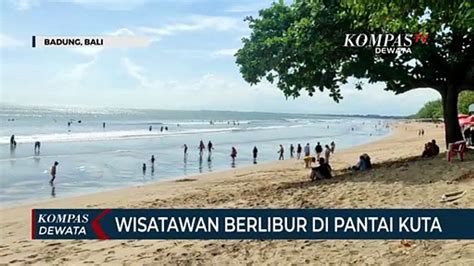 Libur Lebaran Pantai Kuta Dipadati Wisatawan Video Dailymotion