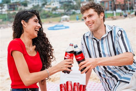 coca cola relaunches world famous share  coke campaign