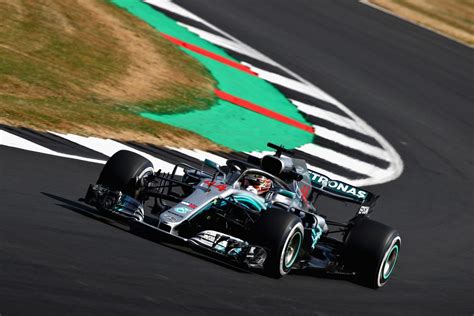 Dono Da Casa Hamilton Lidera Dobradinha Da Mercedes Em Treino Na