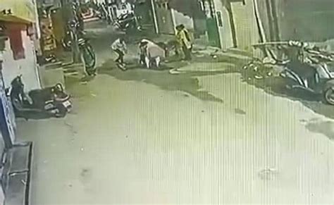 Caught On Camera: Bengaluru Man Killed As Group Smashes His Head With ...