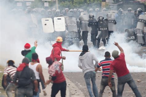 Honduras on knife edge as count says President Hernandez got more votes ...