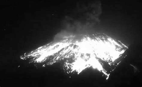 Volc N Popocat Petl Registra Fuerte Explosi N Durante La Madrugada El