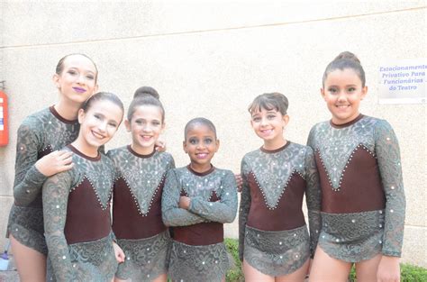 Festival de Ginástica e Dança do Studio NR é sucesso no palco do Teatro