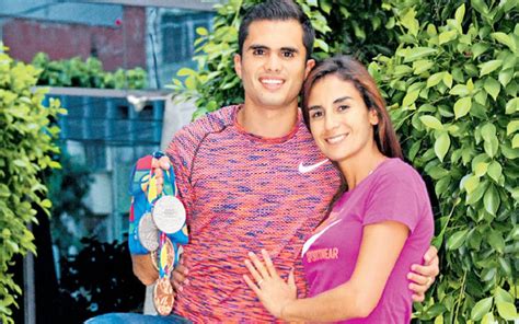 Paola E Iv N Juntos Avanzan Para Ser Los Mejores Deportistas Y Padres