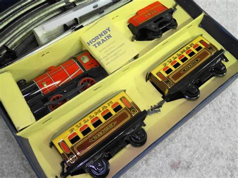 Vintage Meccano Hornby Clockwork M O Gauge Passenger Train