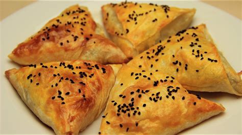 Spinach Triangle Shaped Borek Recipe Turkish Phyllo Pastry Amulet Borek Youtube