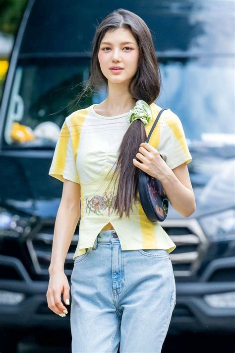 NewJeans' Members Flaunt Awe-Inspiring Casual Outfits On The Way To KBS 'Music Bank’