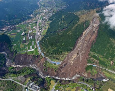 熊本地震：阿蘇大橋崩落 立野地区が分断 写真特集88 毎日新聞