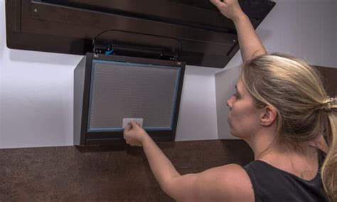 how to clean a range hood filter