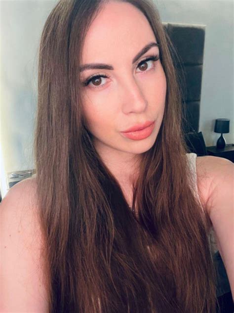 Jelena traži vezu Devojke za sex Seksi adresar Kurve oglasi