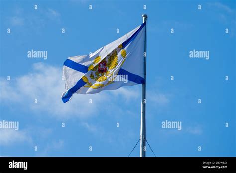 Flag of the Commander of the Russian Navy on the Admiralty building in ...