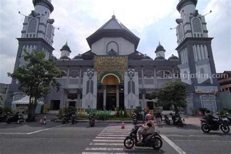 Masjid Agung Lamongan Ikonik Dan Simpan Benda Bersejarah