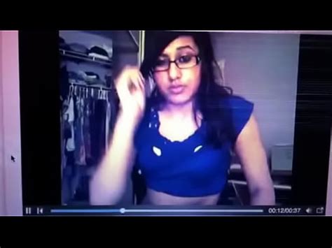 Indian GF Teases And Dances XVIDEOS