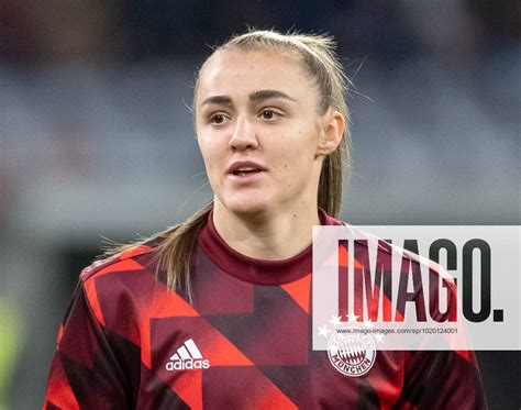 Georgia Stanway Fc Bayern Muenchen Frauen Beim Aufwaermen Fc