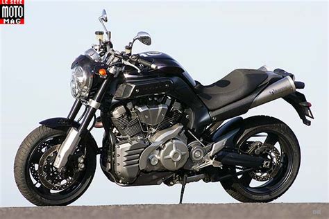 Yamaha 1700 MT 01