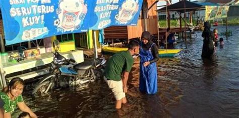 Banjir Rendam Empat Kecamatan Di Palangkaraya Sejak Senin Jiwa